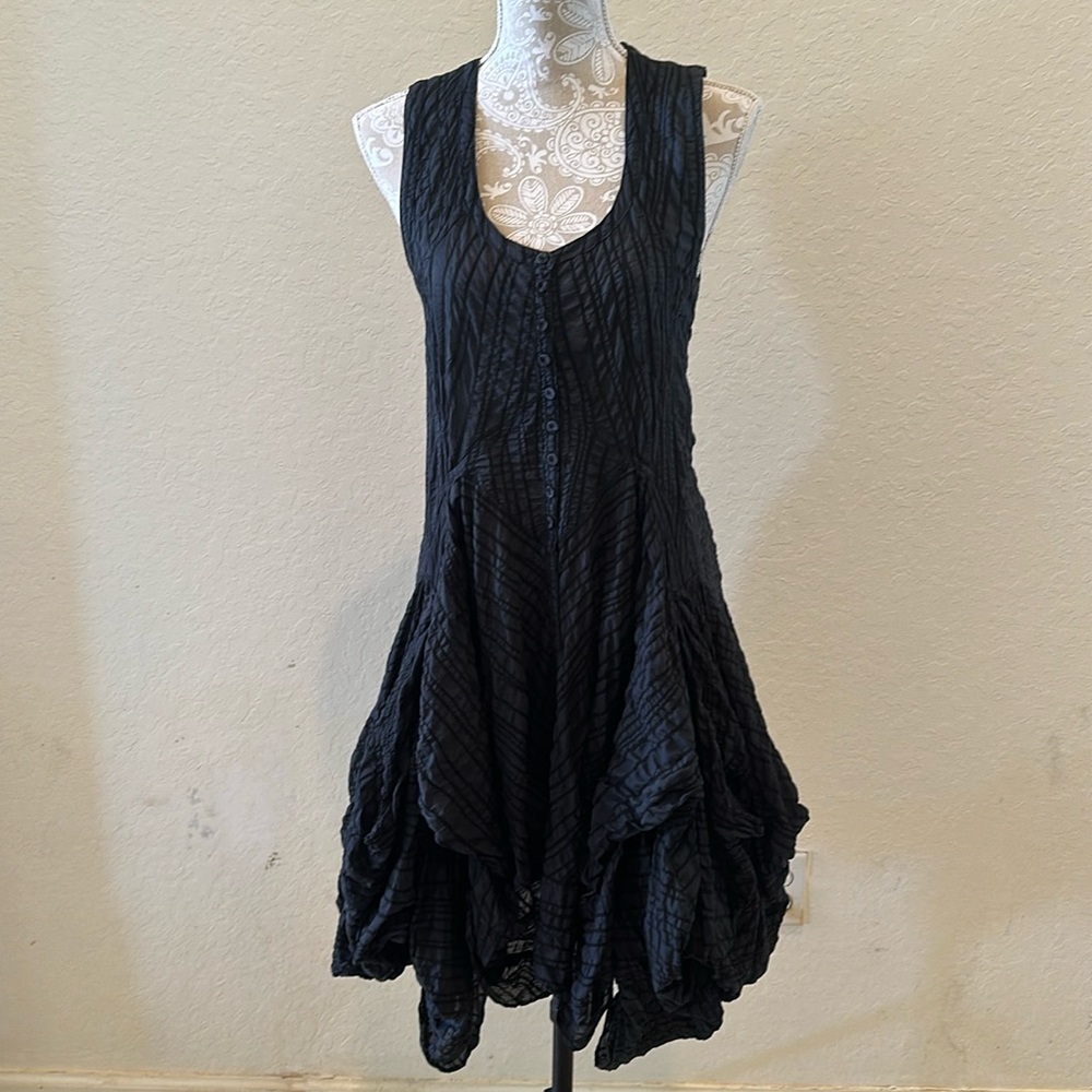 Elegant Black Sleeveless Dress